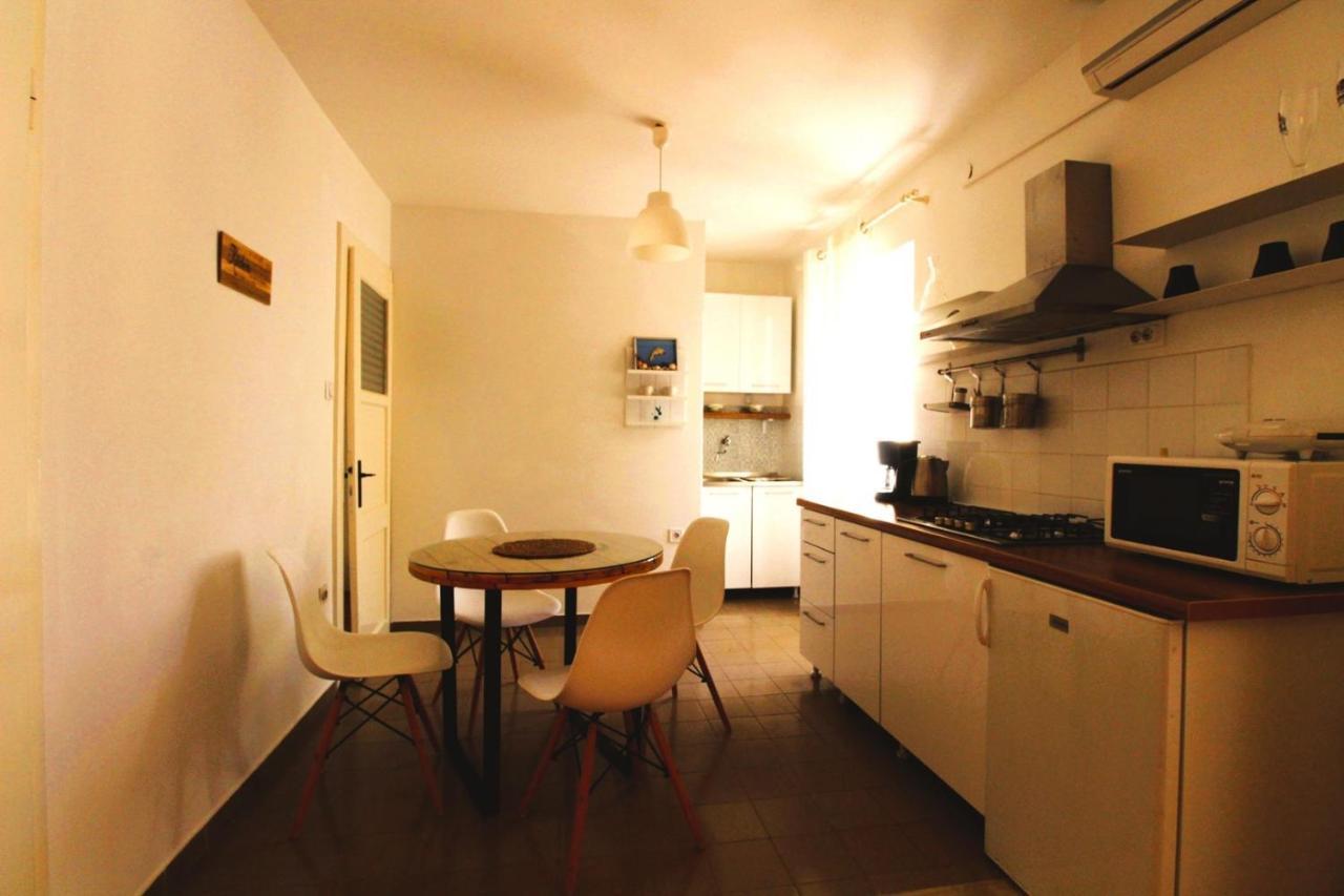 Korzo Rooms & Apartments Vis Bagian luar foto