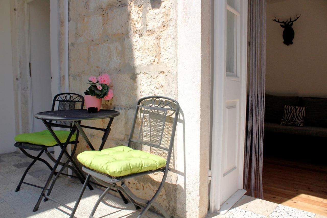 Korzo Rooms & Apartments Vis Bagian luar foto