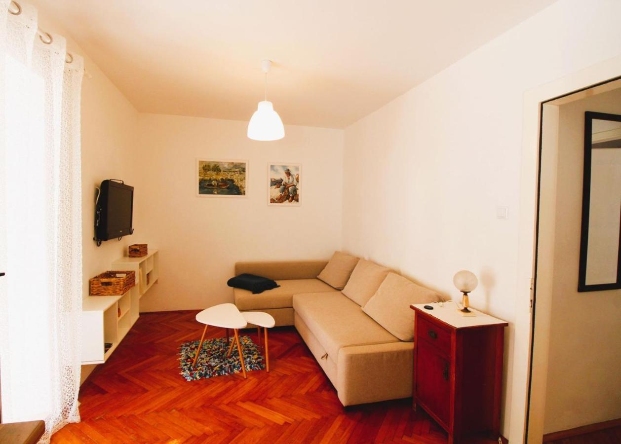 Korzo Rooms & Apartments Vis Bagian luar foto