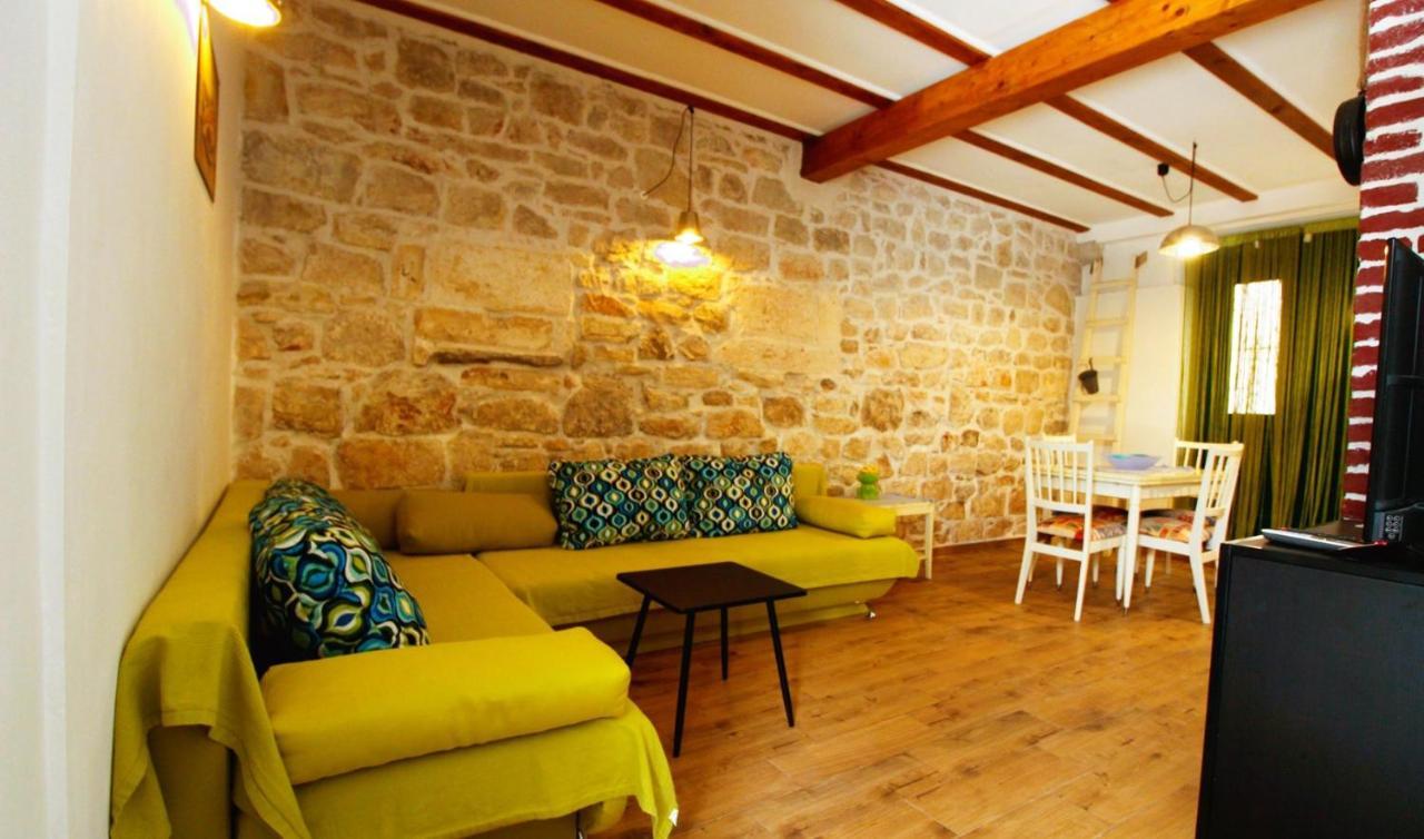Korzo Rooms & Apartments Vis Bagian luar foto