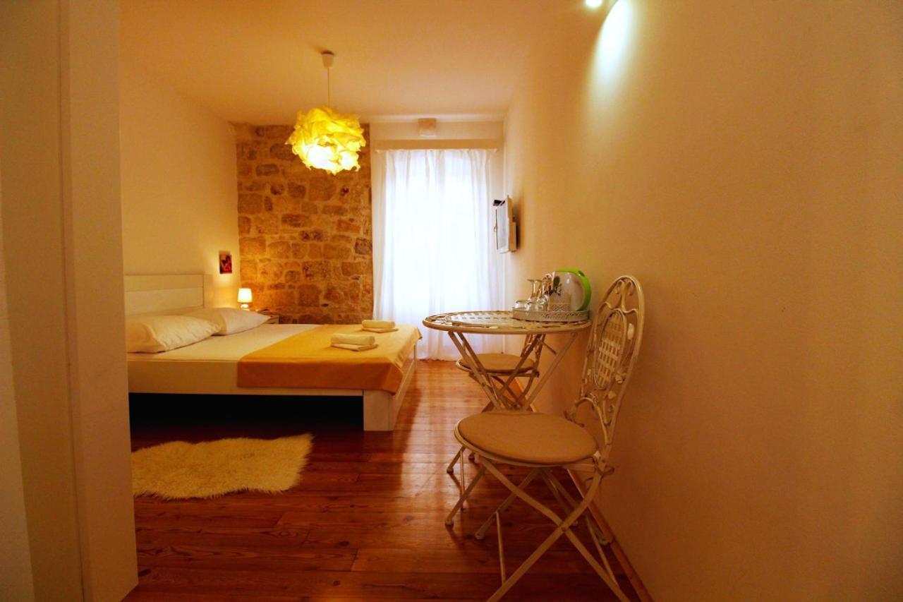 Korzo Rooms & Apartments Vis Bagian luar foto
