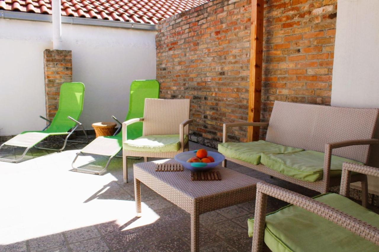 Korzo Rooms & Apartments Vis Bagian luar foto