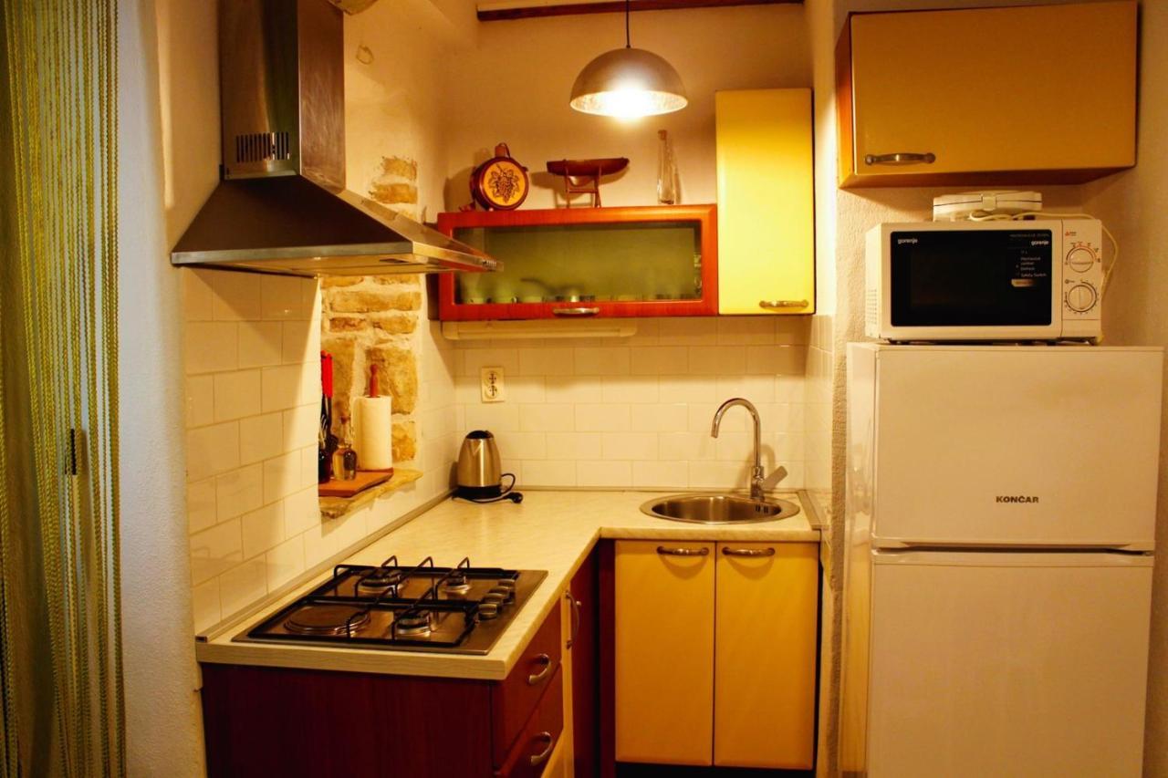 Korzo Rooms & Apartments Vis Bagian luar foto
