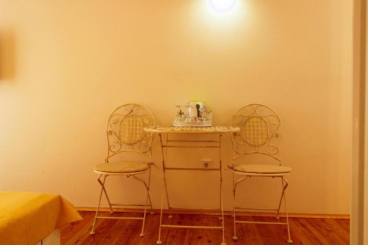 Korzo Rooms & Apartments Vis Bagian luar foto