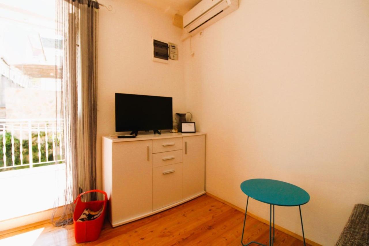 Korzo Rooms & Apartments Vis Bagian luar foto