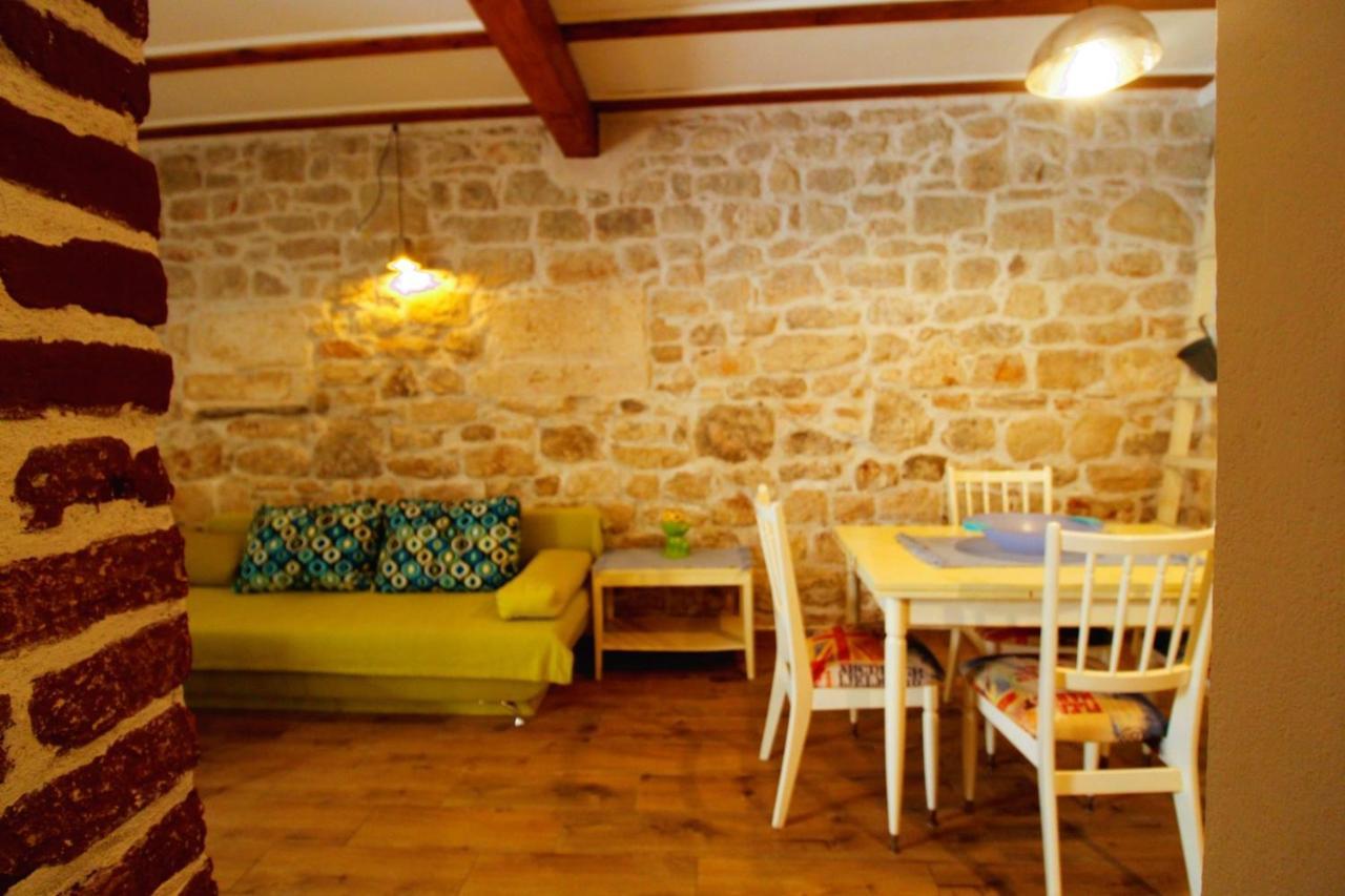 Korzo Rooms & Apartments Vis Bagian luar foto