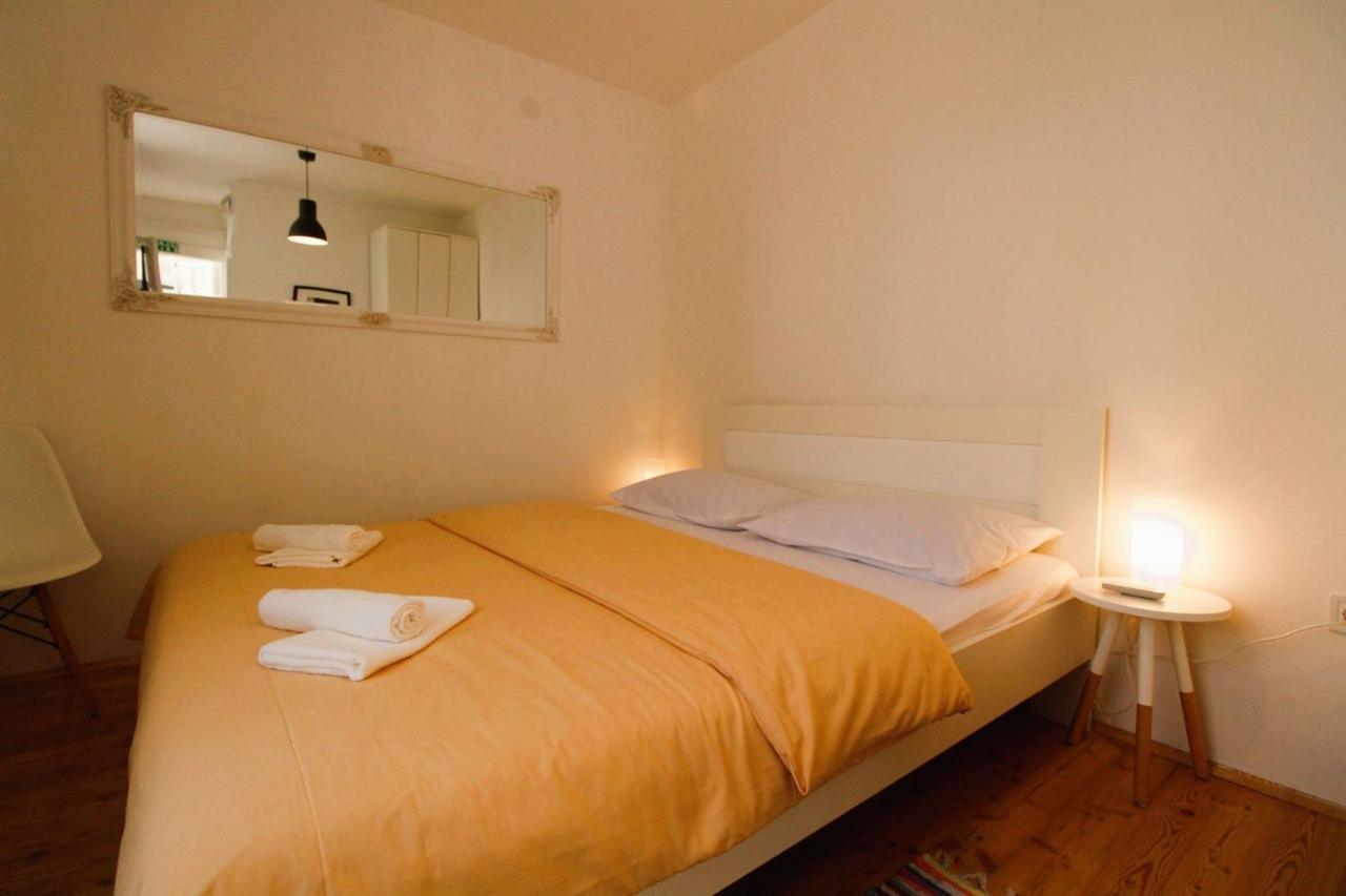Korzo Rooms & Apartments Vis Bagian luar foto