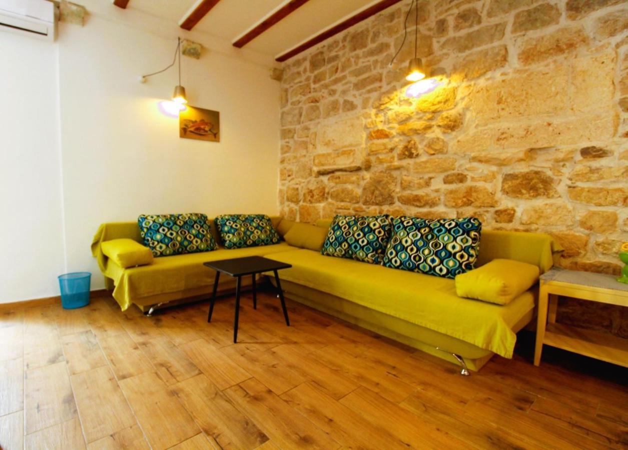 Korzo Rooms & Apartments Vis Bagian luar foto