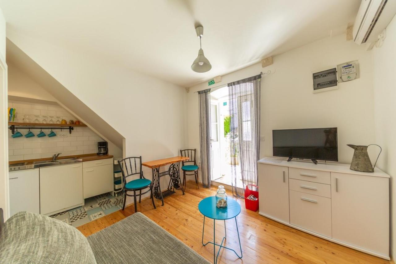 Korzo Rooms & Apartments Vis Bagian luar foto