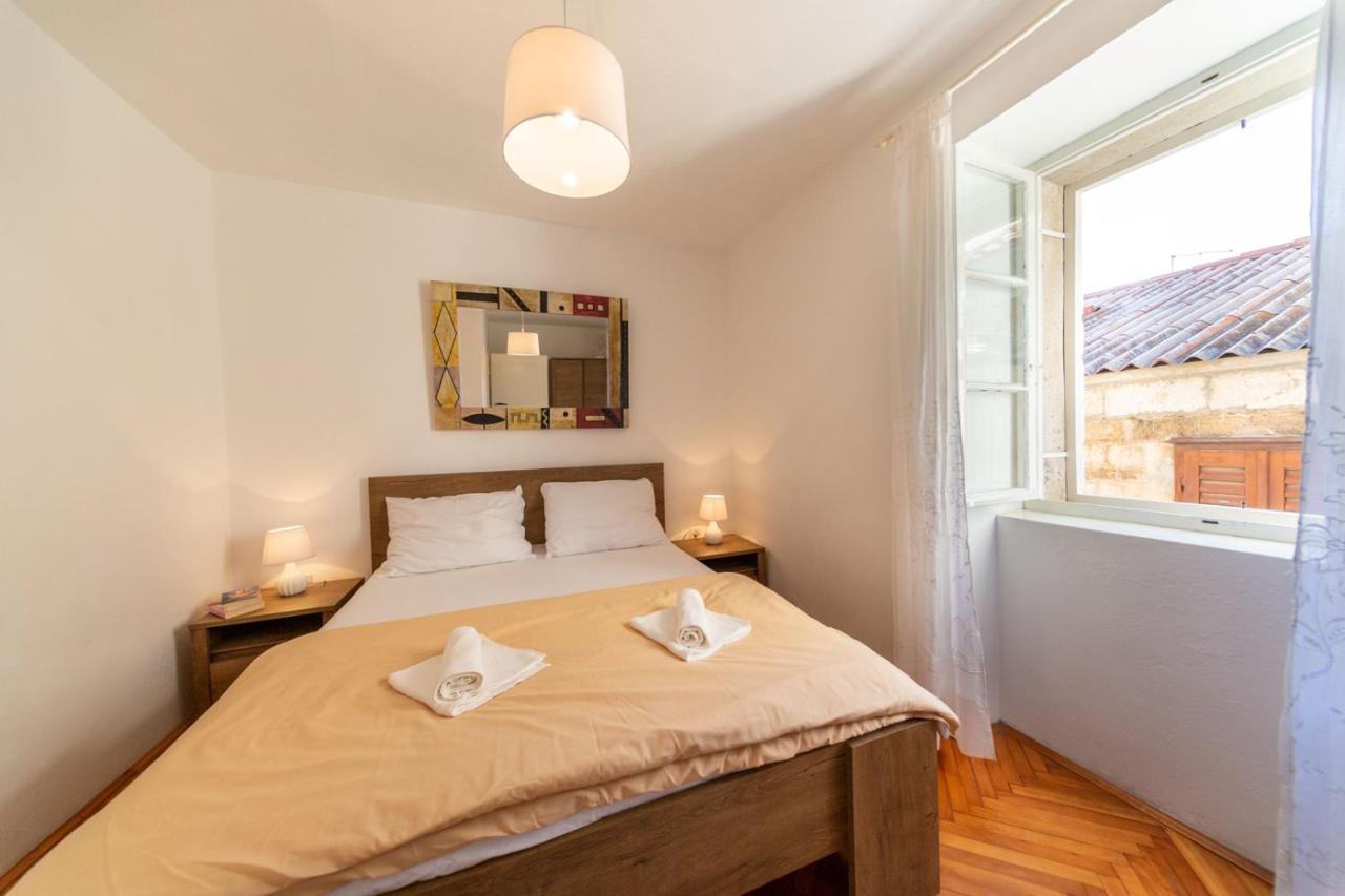 Korzo Rooms & Apartments Vis Bagian luar foto