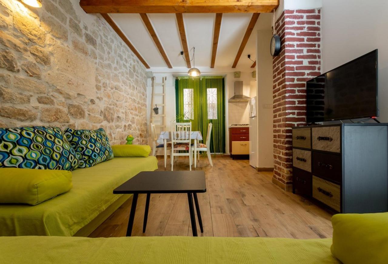 Korzo Rooms & Apartments Vis Bagian luar foto