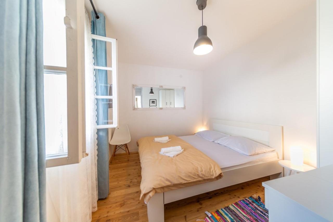 Korzo Rooms & Apartments Vis Bagian luar foto