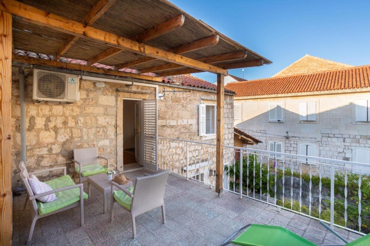 Korzo Rooms & Apartments Vis Bagian luar foto