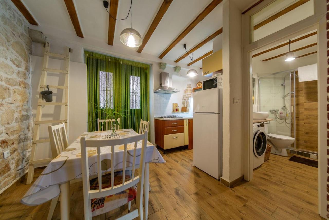 Korzo Rooms & Apartments Vis Bagian luar foto