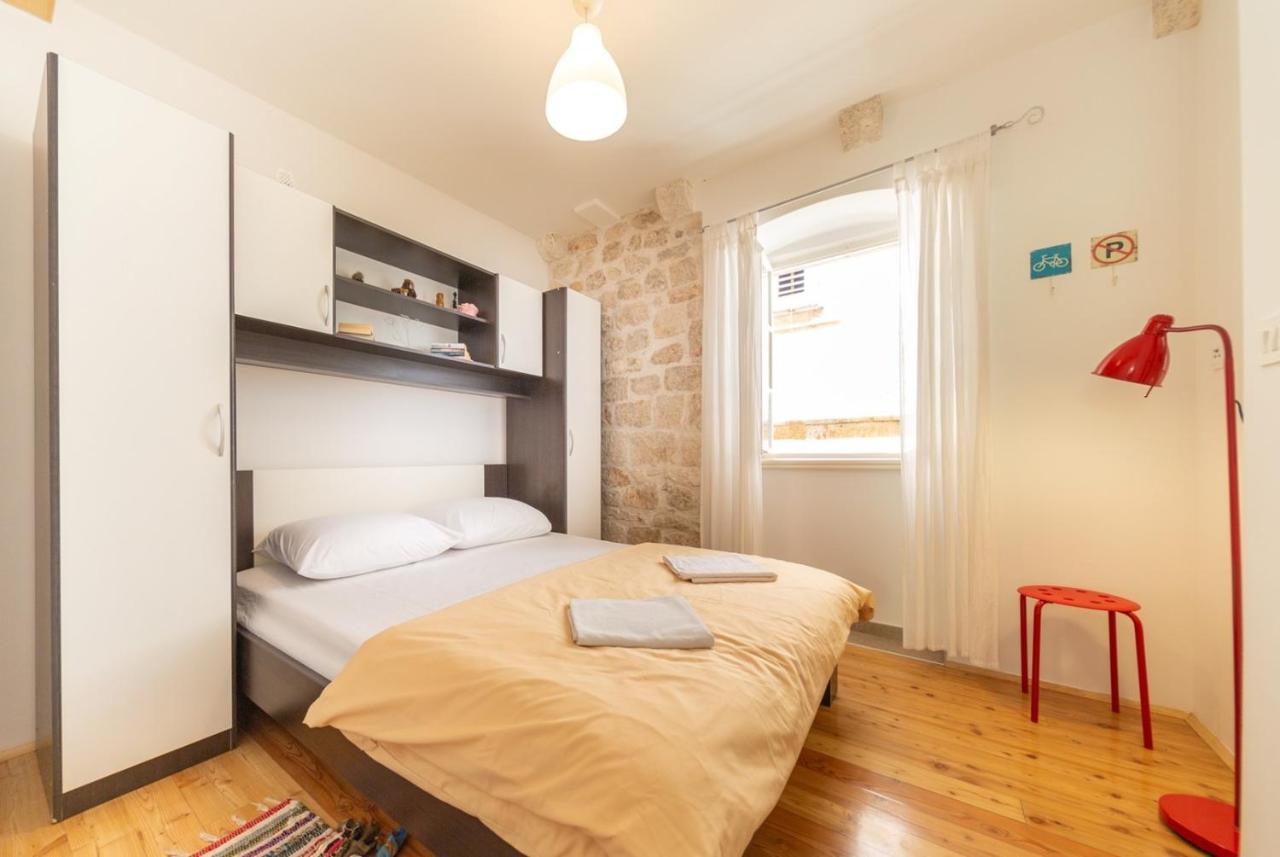 Korzo Rooms & Apartments Vis Bagian luar foto