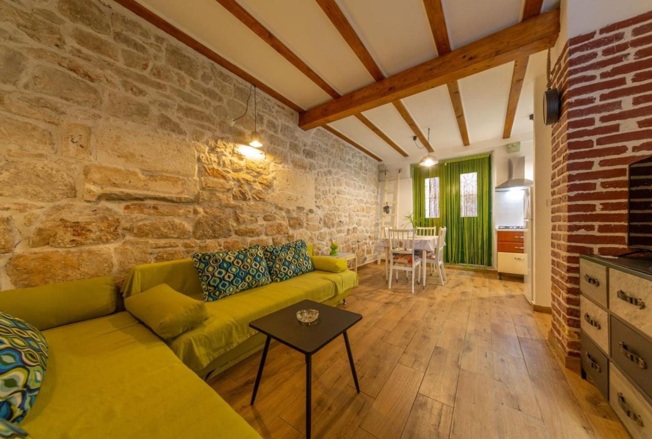 Korzo Rooms & Apartments Vis Bagian luar foto